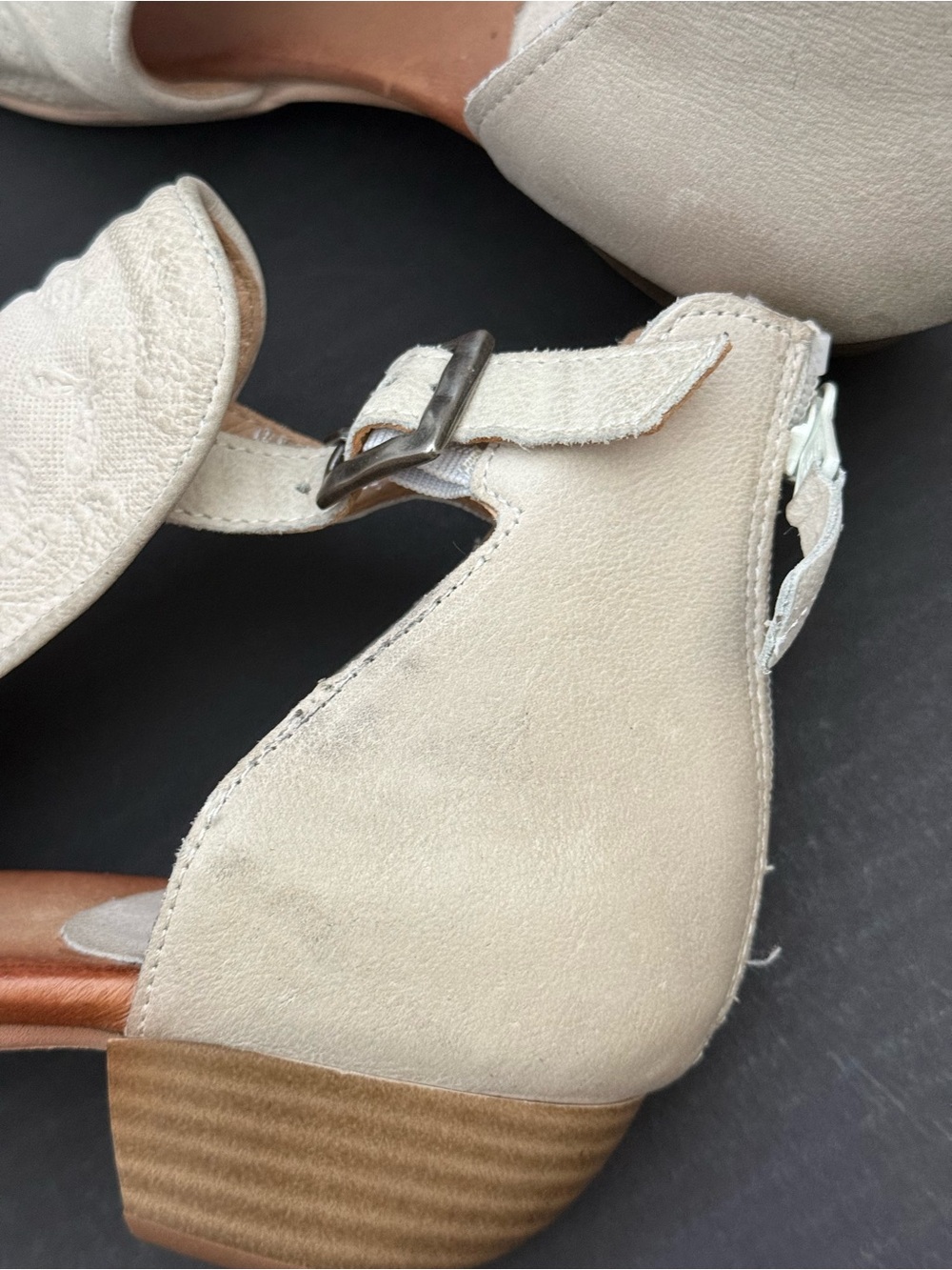 Miz Mooz Cream Leather Open-Toe Sandals Size 41 or 10 - Picture 5 of 11
